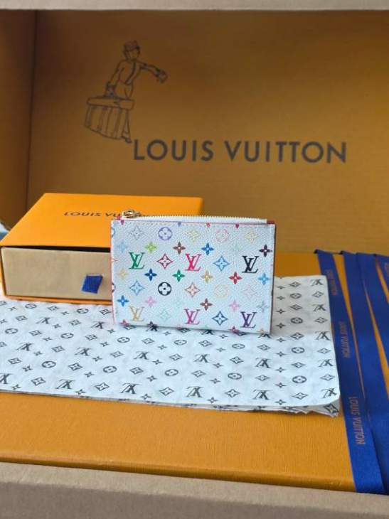 Picture of Louis Vuitton Wallets _SKUfw223583056fw